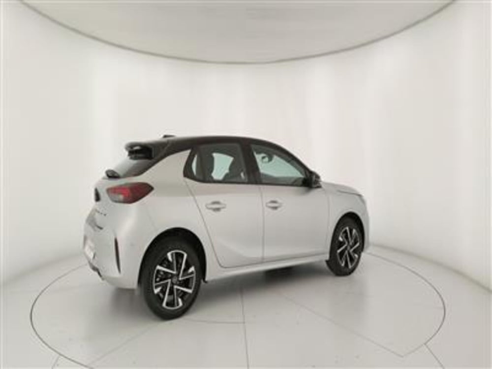 Opel Corsa nuova a Bari (8)