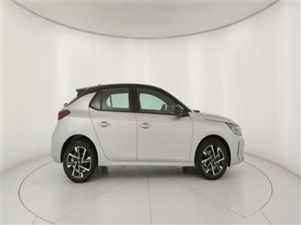 Opel Corsa nuova a Bari (9)