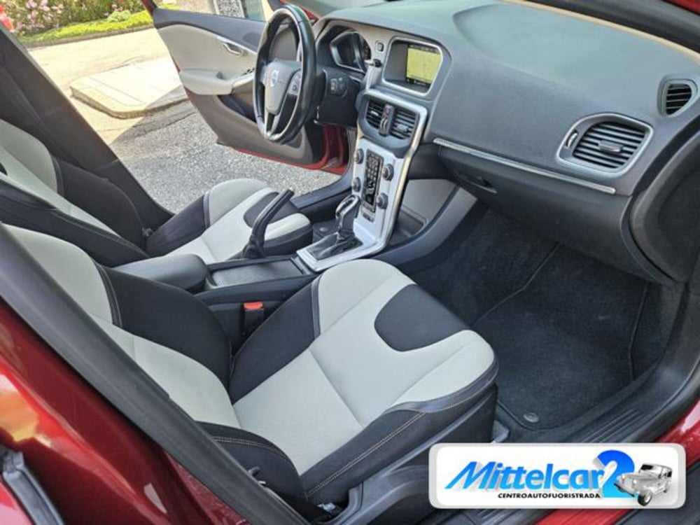 Volvo V40 Cross Country usata a Udine (11)