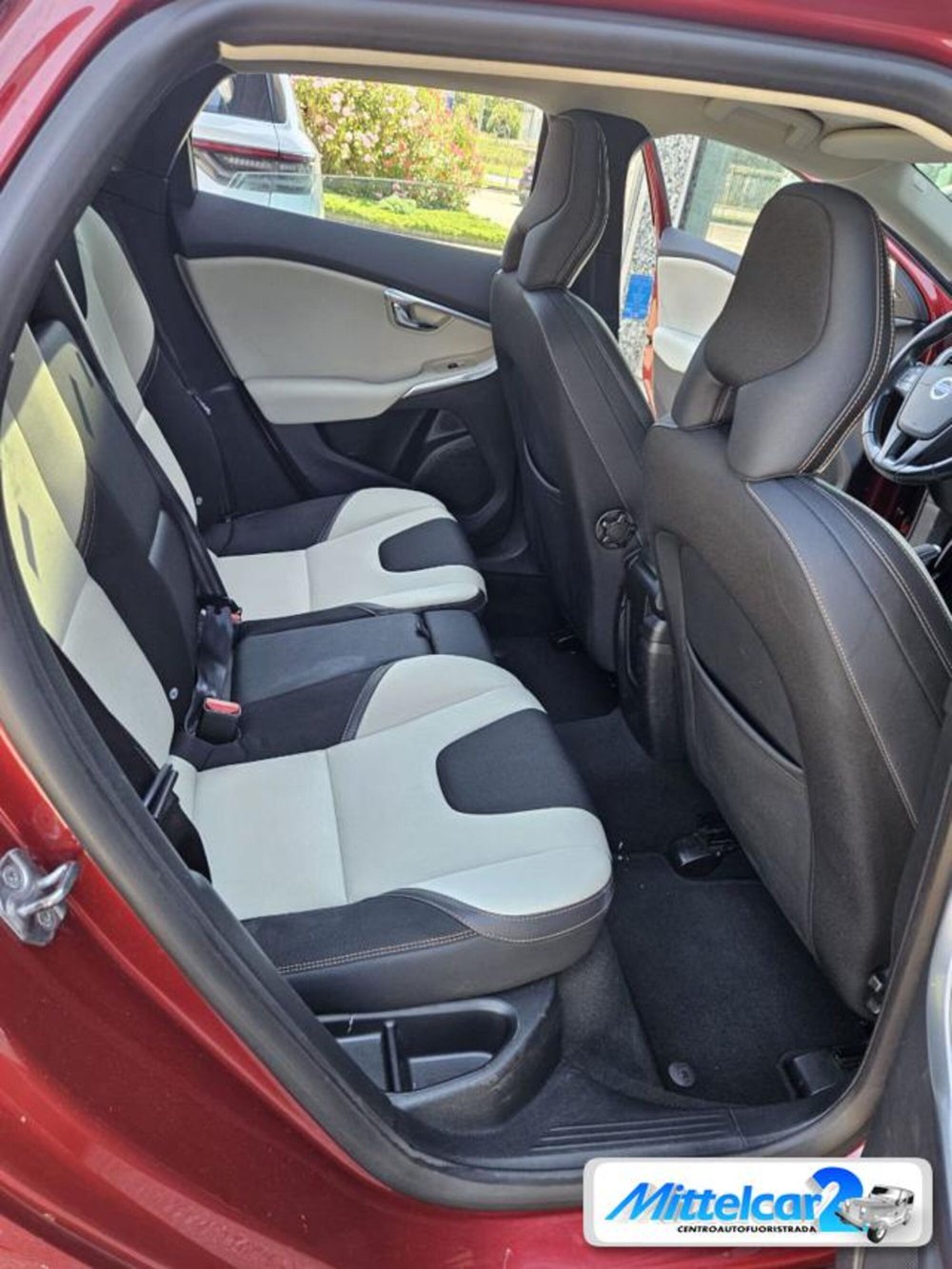 Volvo V40 Cross Country usata a Udine (14)