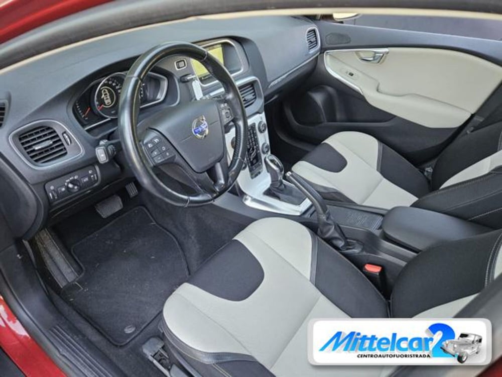 Volvo V40 Cross Country usata a Udine (9)