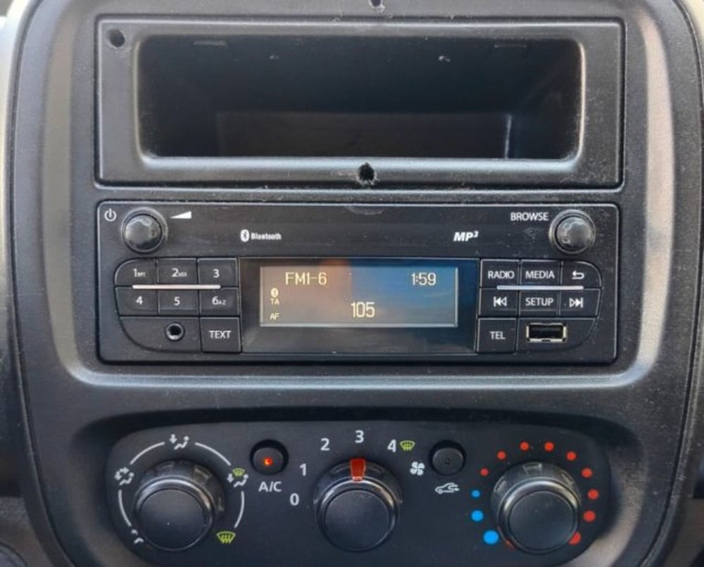 Opel Vivaro Furgone usata a Oristano (4)