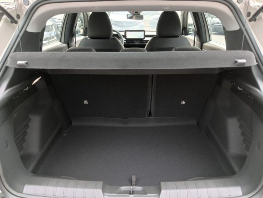Jeep Avenger nuova a Brescia (14)