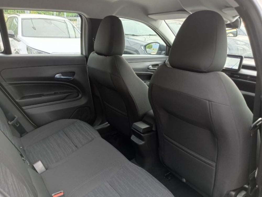 Jeep Avenger nuova a Brescia (16)