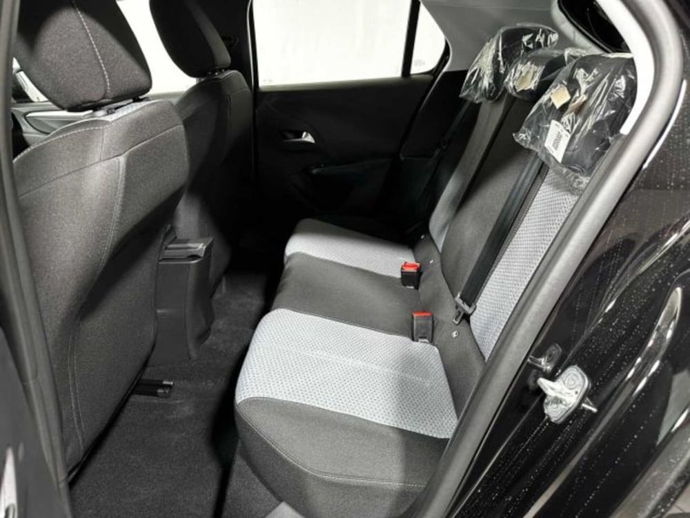 Opel Corsa nuova a Sondrio (11)