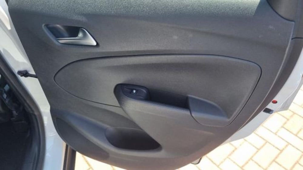 Opel Crossland X usata a Savona (16)