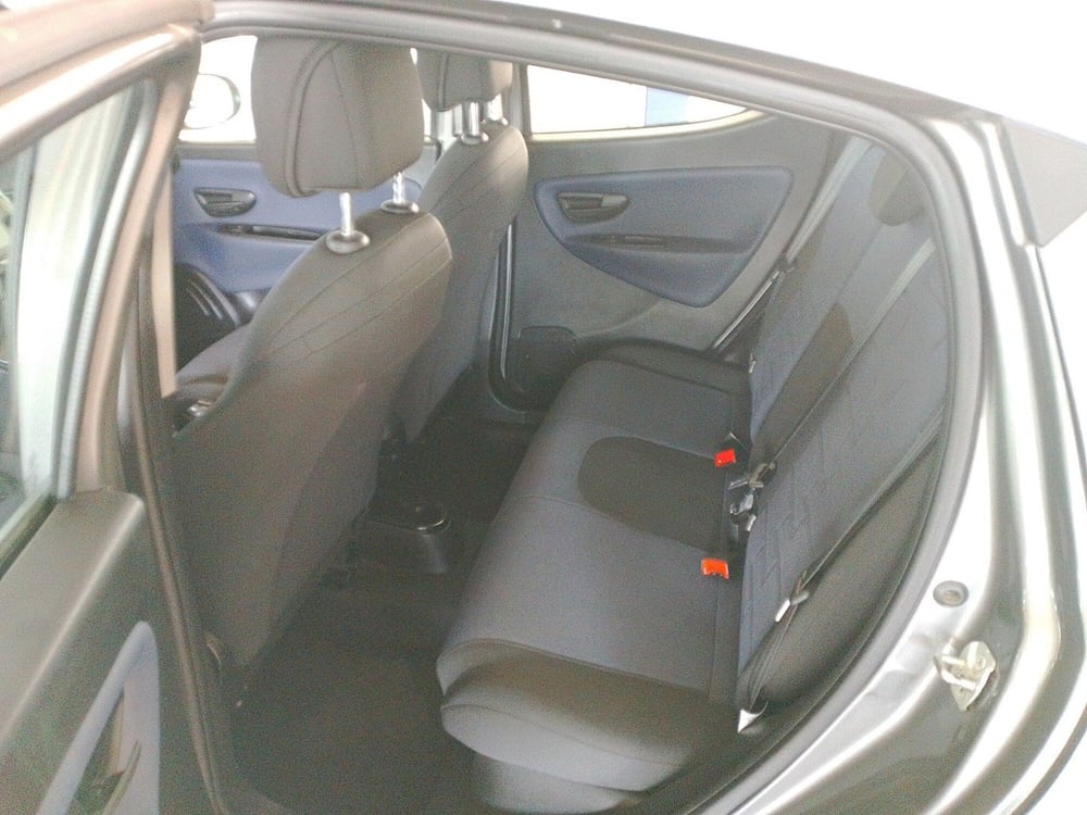 Lancia Ypsilon usata a Lecce (19)