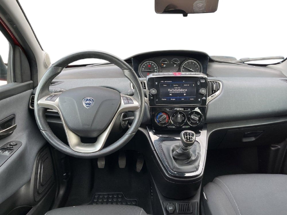 Lancia Ypsilon usata a Torino (11)