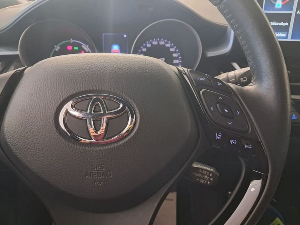 Toyota Toyota C-HR usata a Cagliari (14)