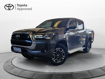 Toyota Hilux 2.D-4D 4WD porte Double Cab Executive del 2022 usata a Cremona