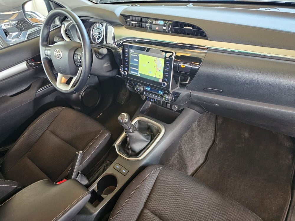 Toyota Hilux usata a Cremona (6)