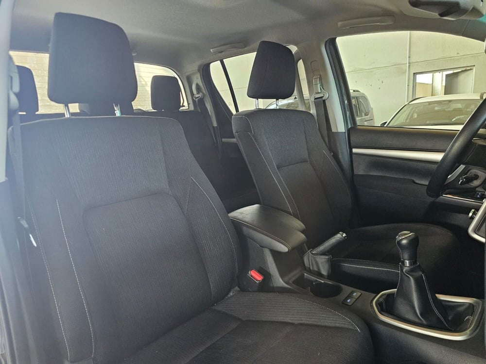 Toyota Hilux usata a Cremona (7)