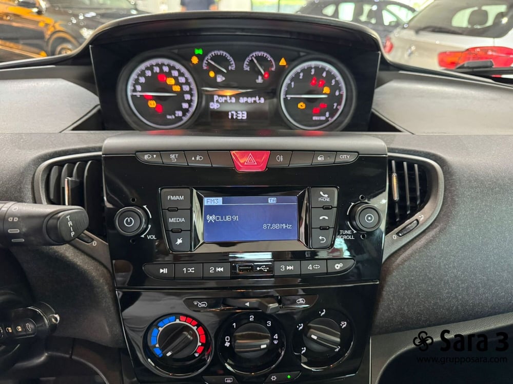 Lancia Ypsilon usata a Benevento (10)