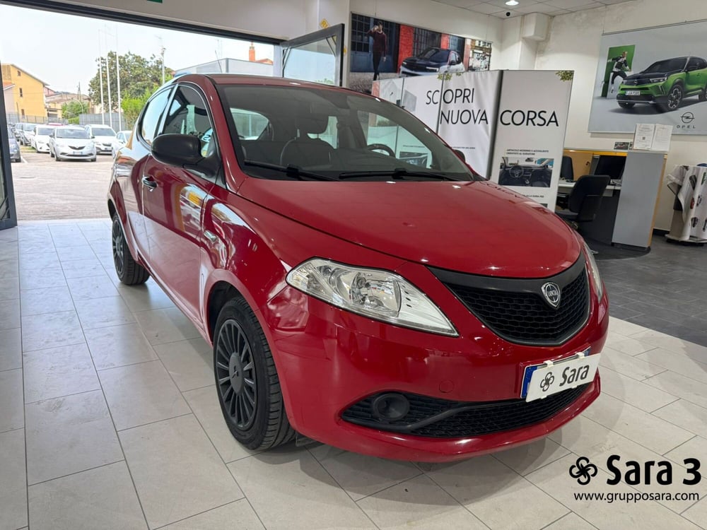 Lancia Ypsilon usata a Benevento (2)