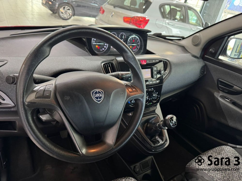 Lancia Ypsilon usata a Benevento (8)