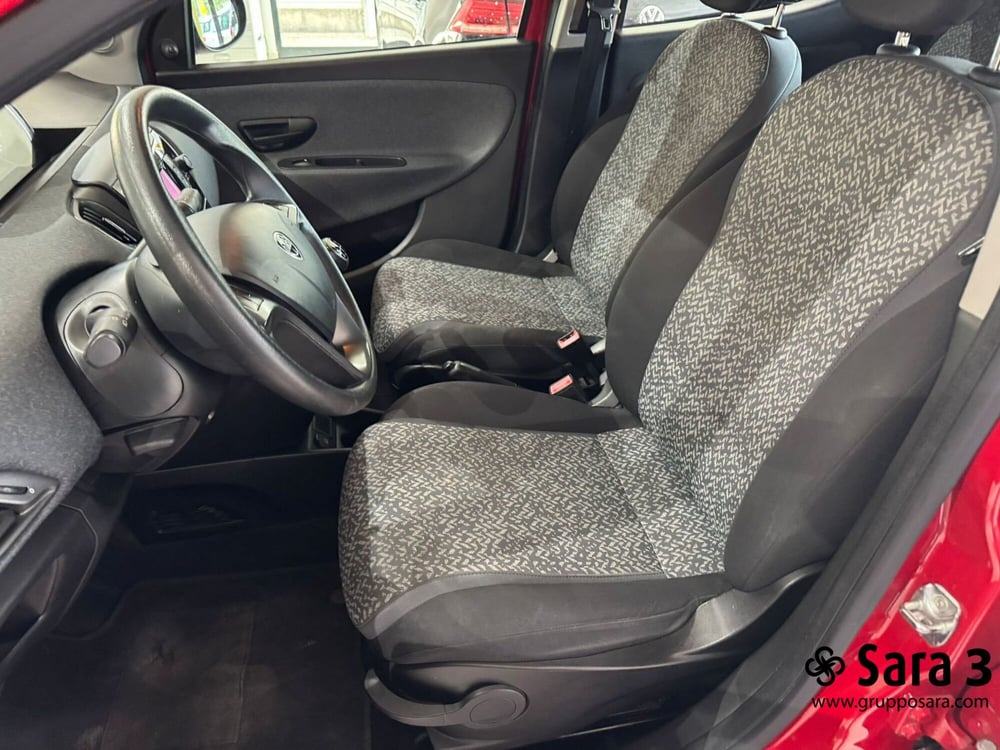 Lancia Ypsilon usata a Benevento (9)