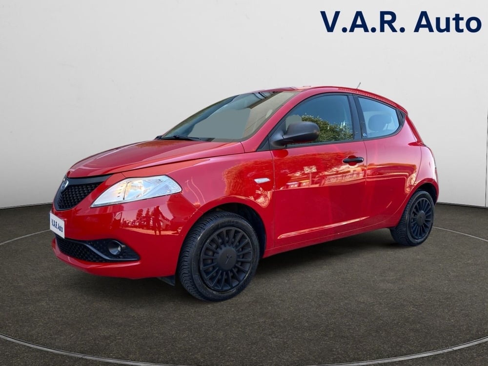 Lancia Ypsilon usata a Bologna
