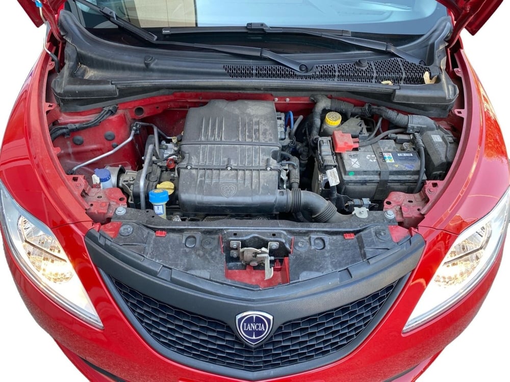 Lancia Ypsilon usata a Bologna (12)