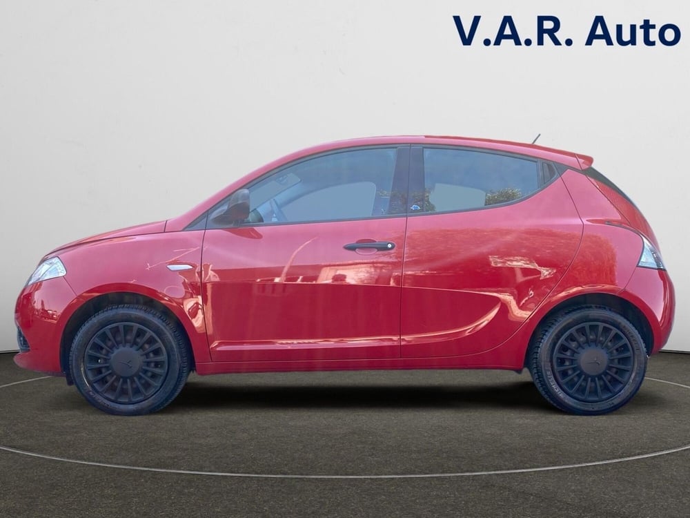 Lancia Ypsilon usata a Bologna (3)