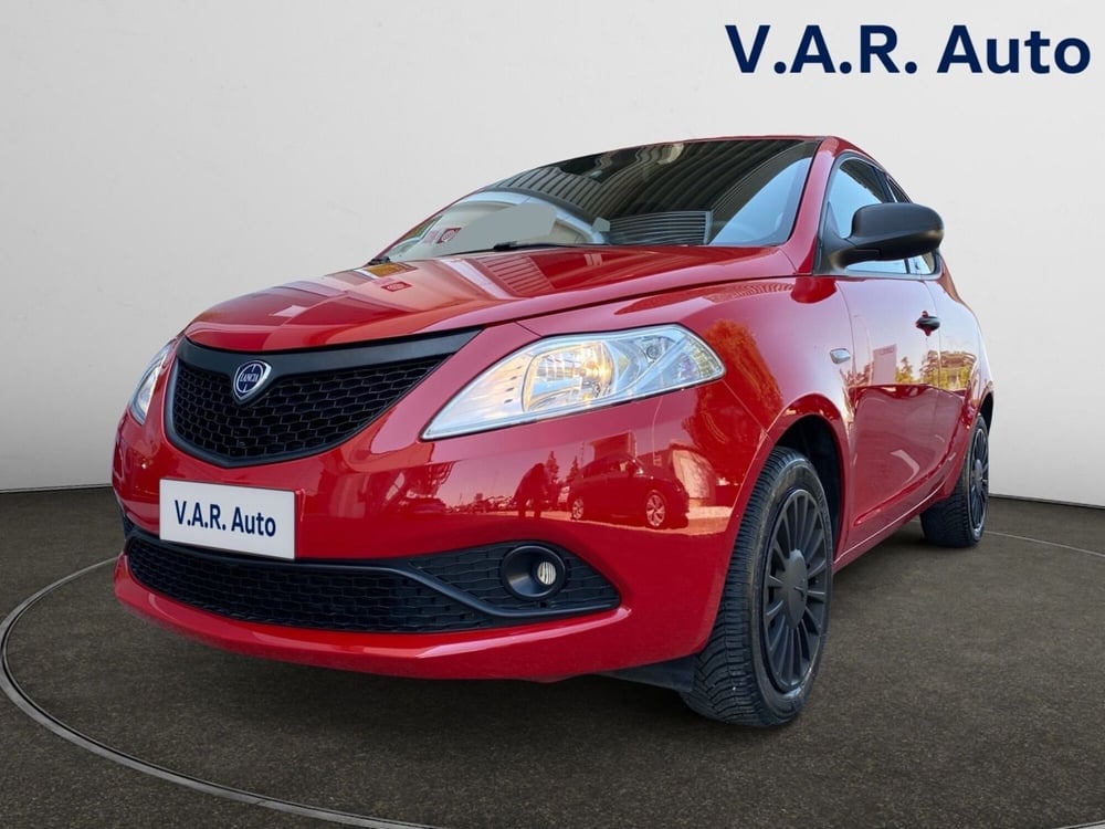 Lancia Ypsilon usata a Bologna (6)
