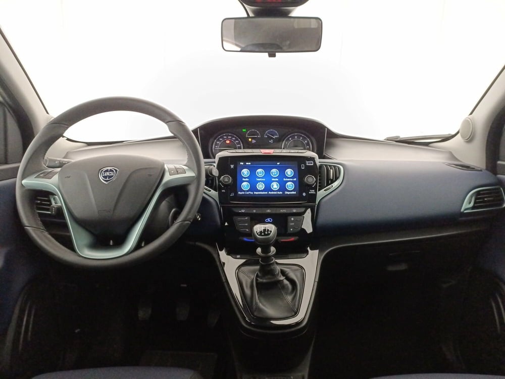 Lancia Ypsilon usata a Taranto (10)