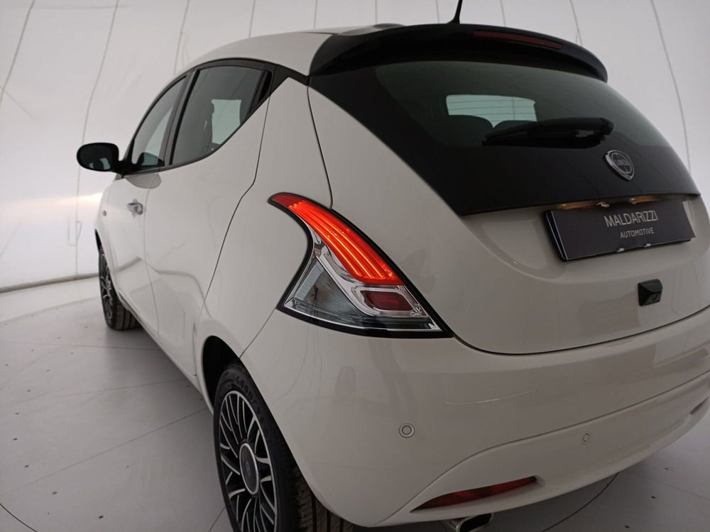 Lancia Ypsilon usata a Taranto (11)