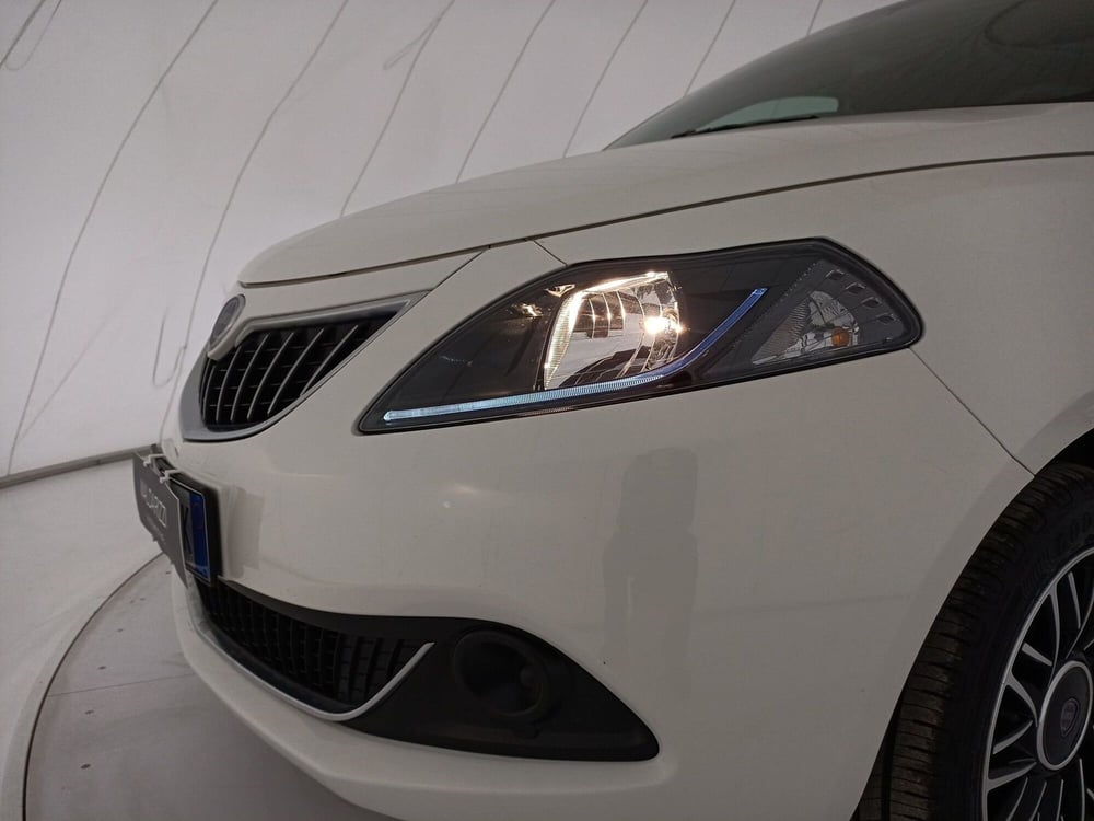 Lancia Ypsilon usata a Taranto (12)