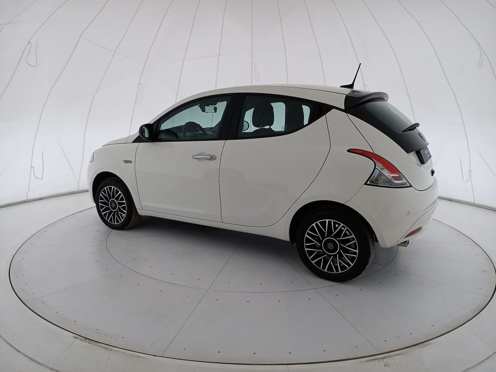 Lancia Ypsilon usata a Taranto (3)
