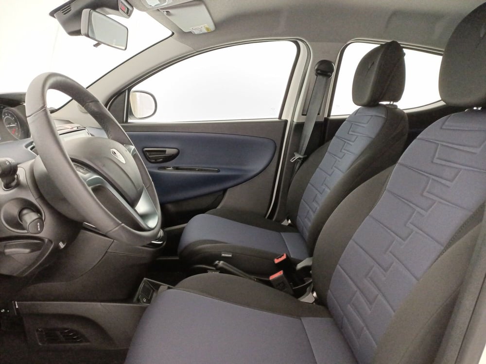 Lancia Ypsilon usata a Taranto (6)