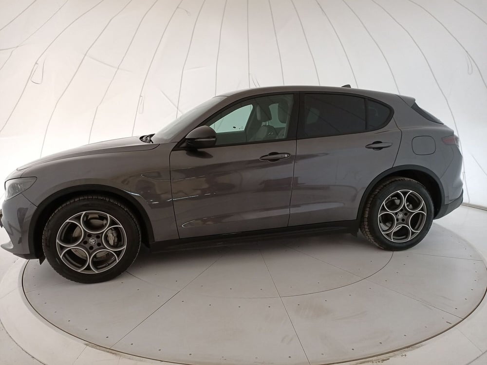 Alfa Romeo Stelvio usata a Bari (2)