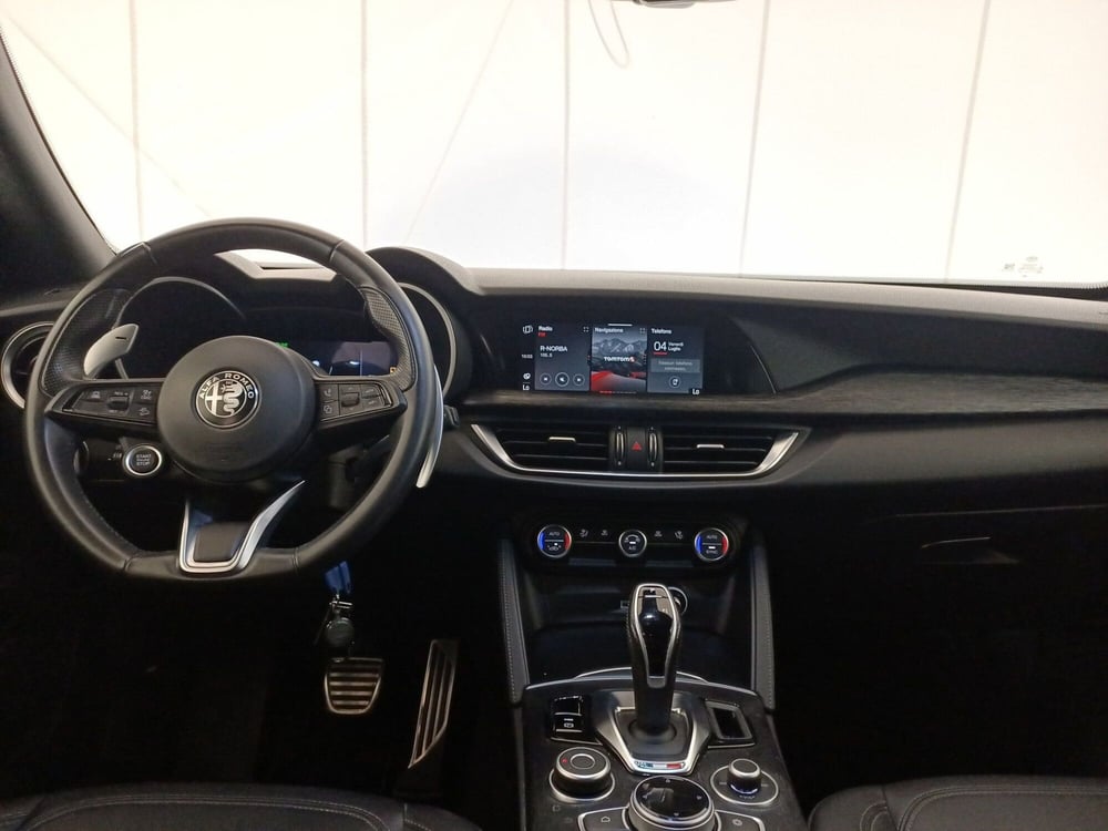Alfa Romeo Stelvio usata a Bari (8)