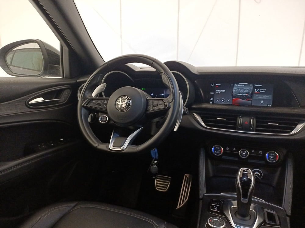 Alfa Romeo Stelvio usata a Bari (9)