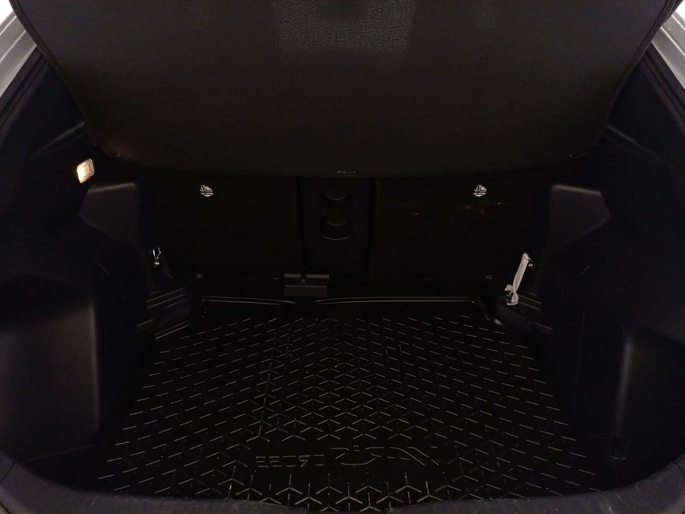 Toyota Yaris Cross usata a Bari (13)