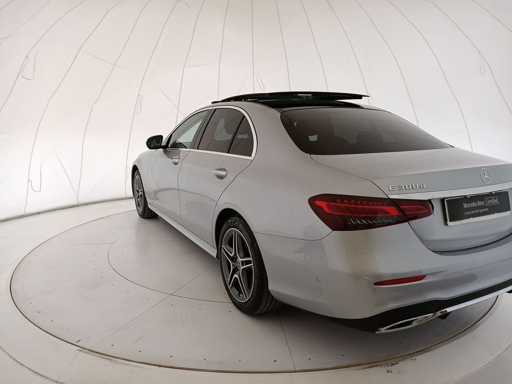 Mercedes-Benz Classe E usata a Bari (4)