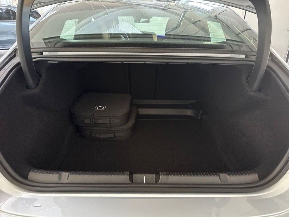 Mercedes-Benz EQE nuova a Rimini (7)