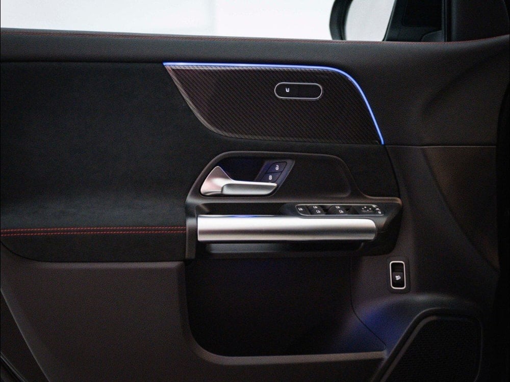 Mercedes-Benz GLA SUV nuova a Macerata (11)