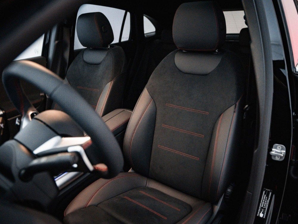Mercedes-Benz GLA SUV nuova a Macerata (12)