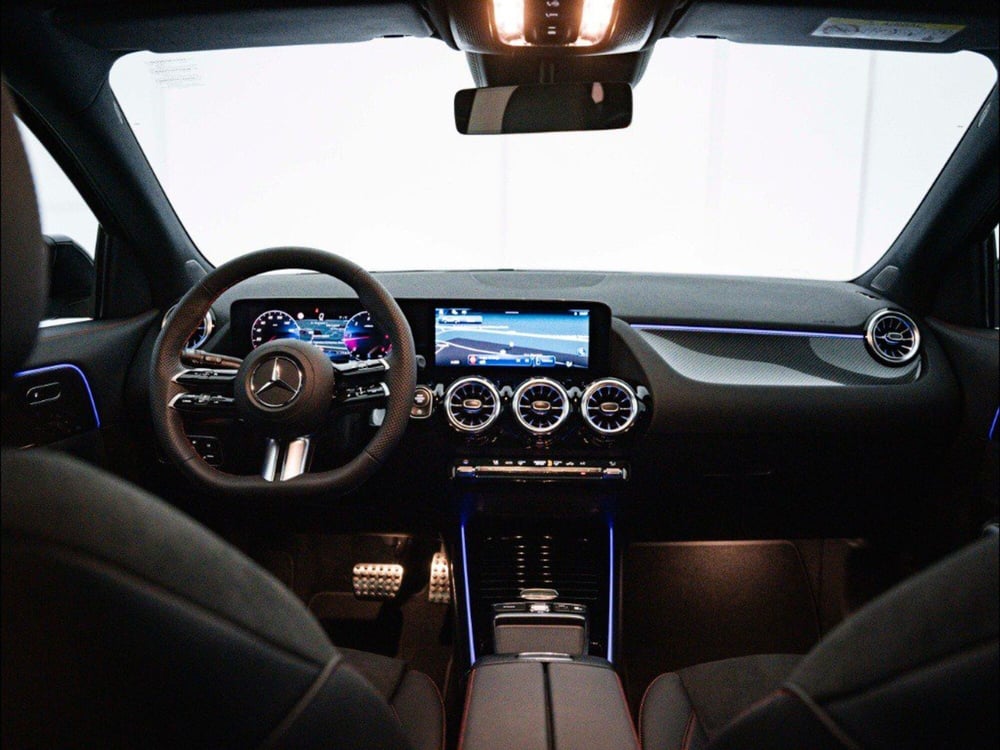 Mercedes-Benz GLA SUV nuova a Macerata (17)