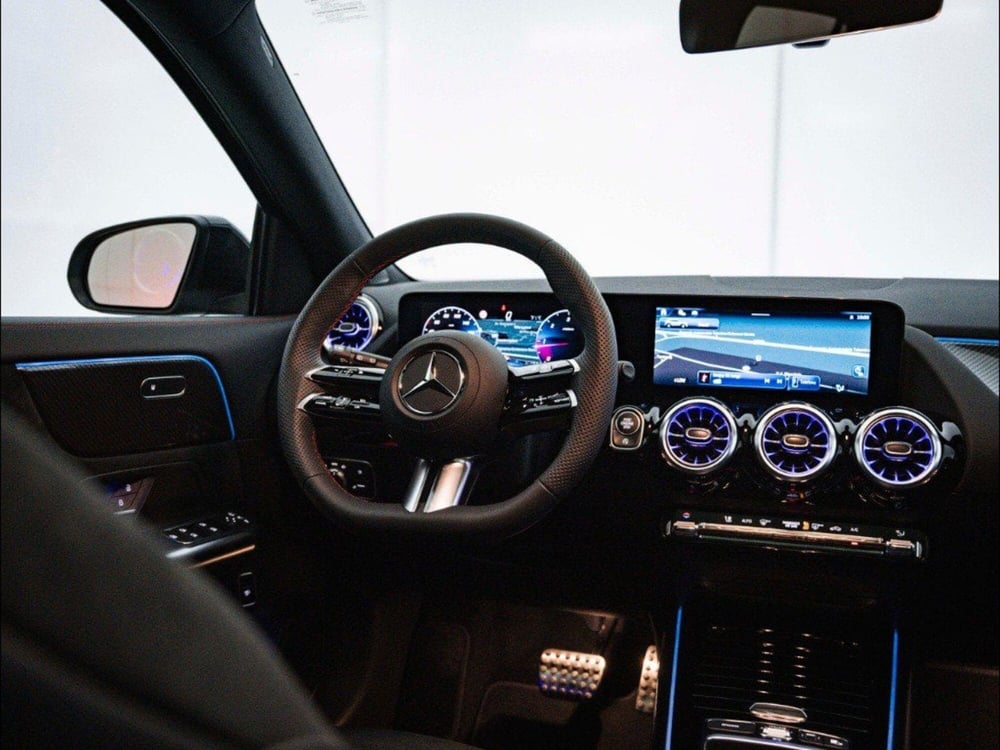 Mercedes-Benz GLA SUV nuova a Macerata (18)