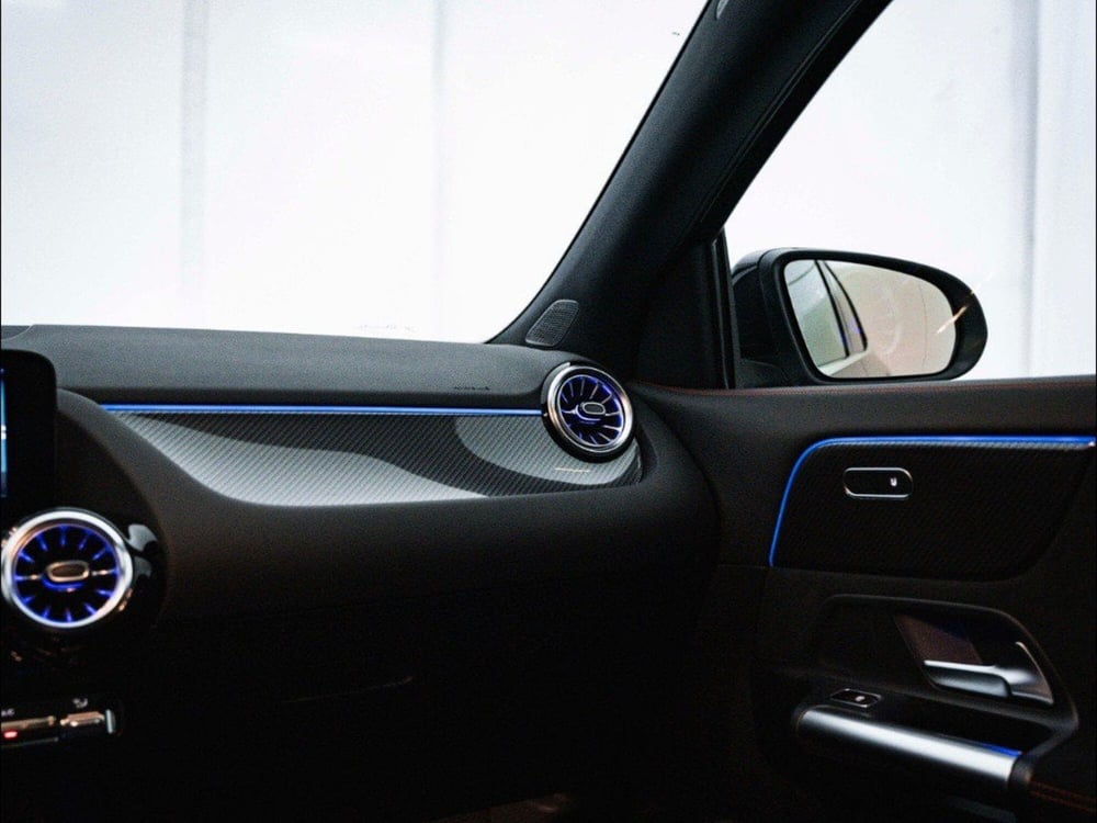 Mercedes-Benz GLA SUV nuova a Macerata (19)