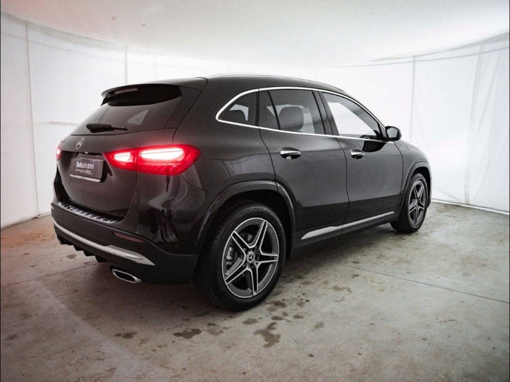 Mercedes-Benz GLA SUV nuova a Macerata (9)