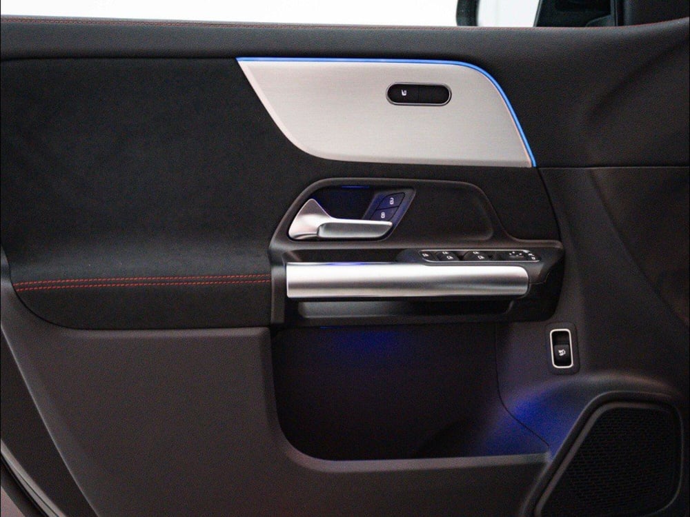 Mercedes-Benz GLA SUV nuova a Macerata (11)