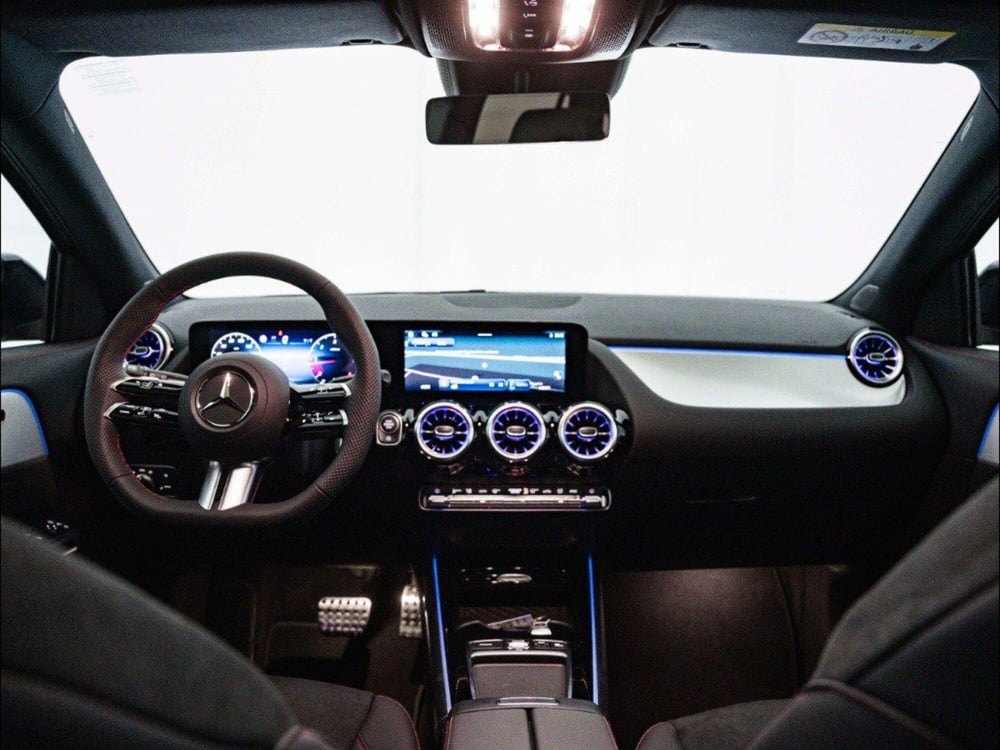 Mercedes-Benz GLA SUV nuova a Macerata (17)