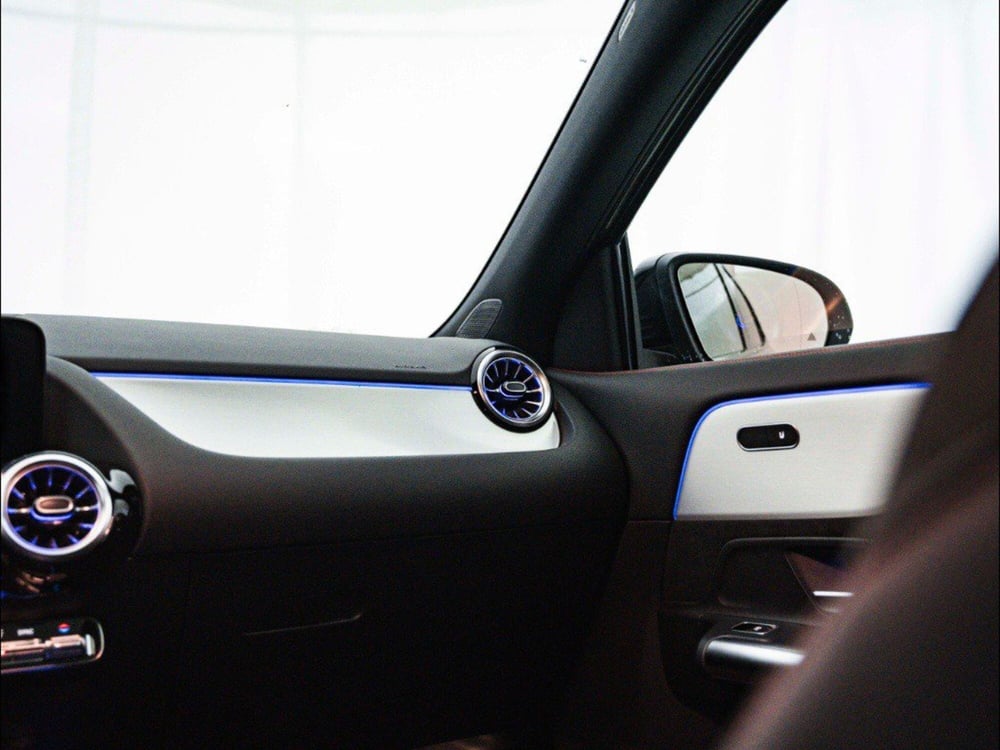 Mercedes-Benz GLA SUV nuova a Macerata (19)