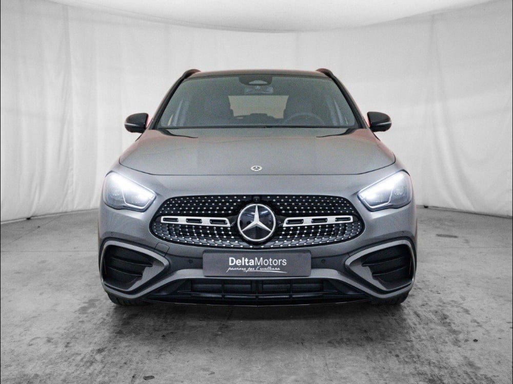 Mercedes-Benz GLA SUV nuova a Macerata (3)