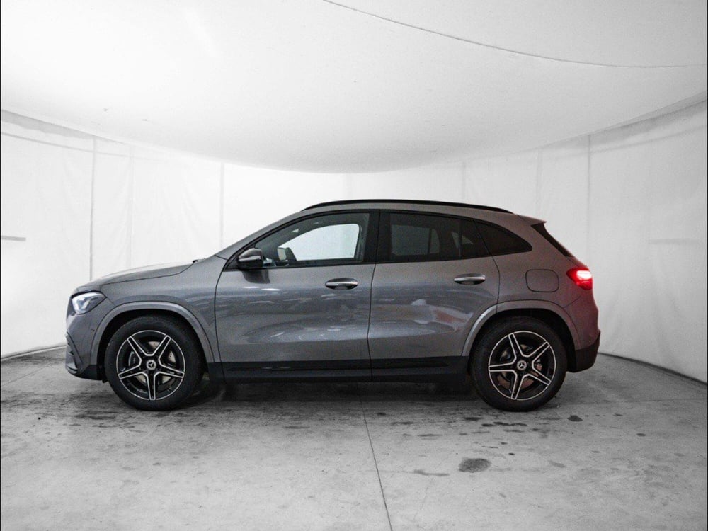 Mercedes-Benz GLA SUV nuova a Macerata (4)