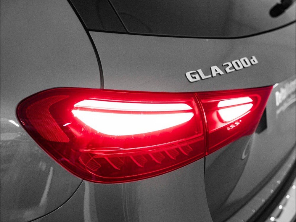 Mercedes-Benz GLA SUV nuova a Macerata (6)