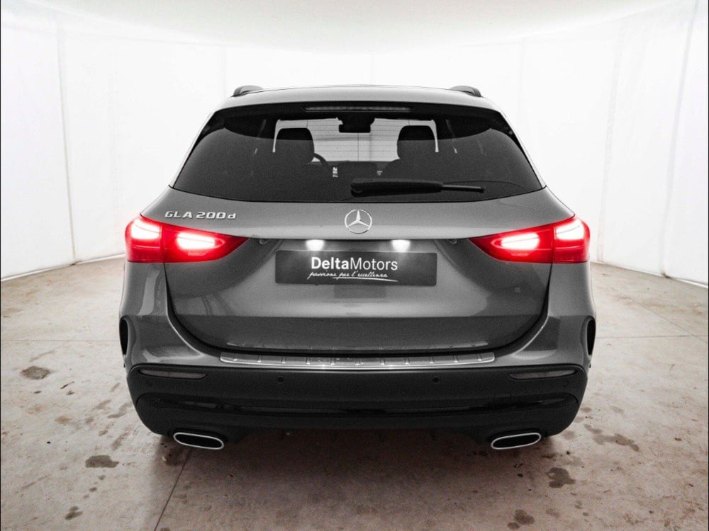 Mercedes-Benz GLA SUV nuova a Macerata (7)