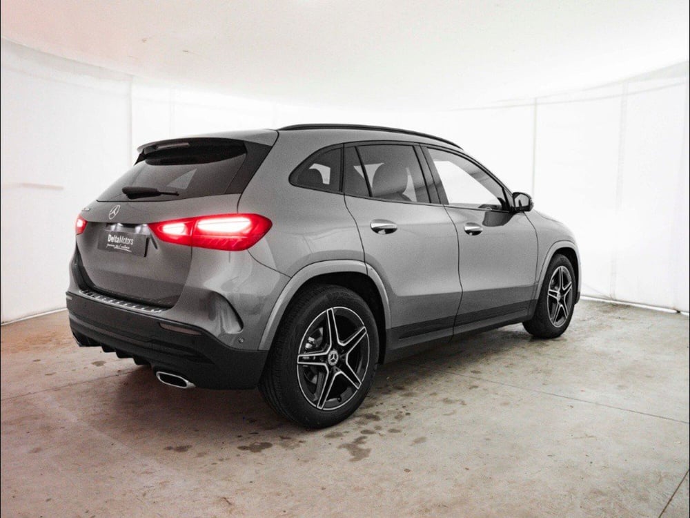Mercedes-Benz GLA SUV nuova a Macerata (9)