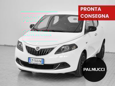 Lancia Ypsilon 1.0 FireFly 5 porte S&amp;S Hybrid Silver Plus del 2023 usata a Prato